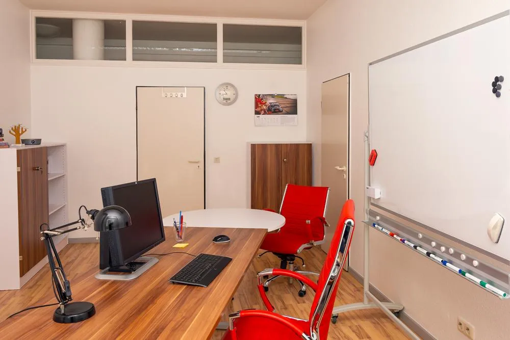 Büro mit Whiteboard im CoWoNE.Center