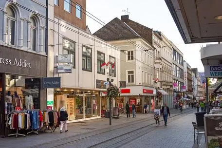 Geschäftsstraße in der Neusser Innenstadt