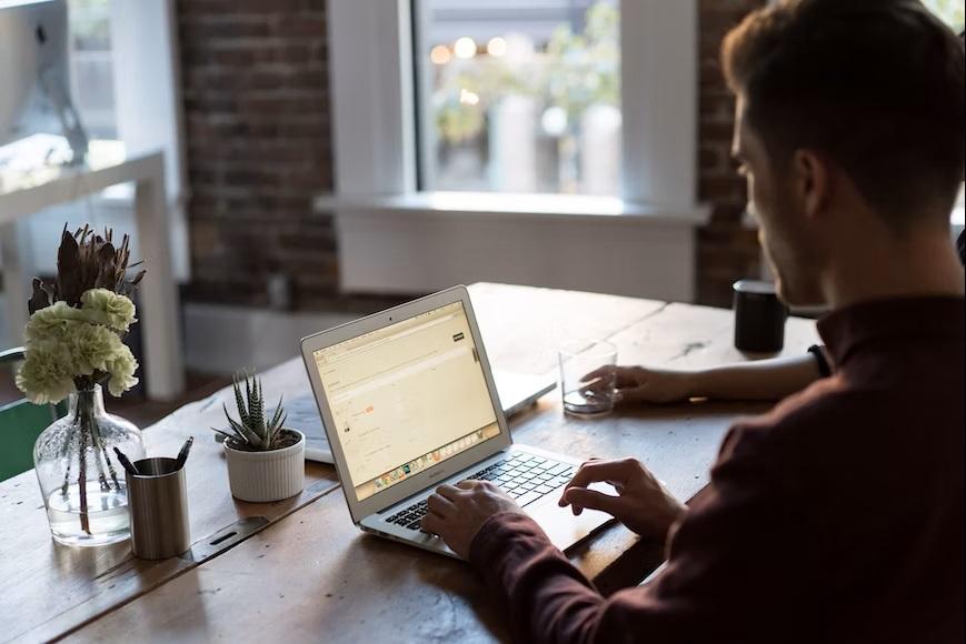 Hot Desks: Modernes Arbeiten in inspirierender Atmosphäre