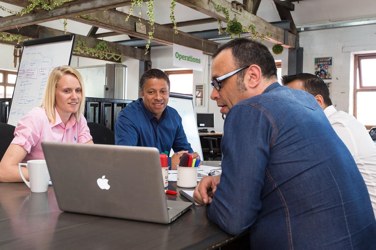 Kollaboratives Arbeiten: Die Rolle von Coworking-Spaces in der zukünftigen Arbeitslandschaft