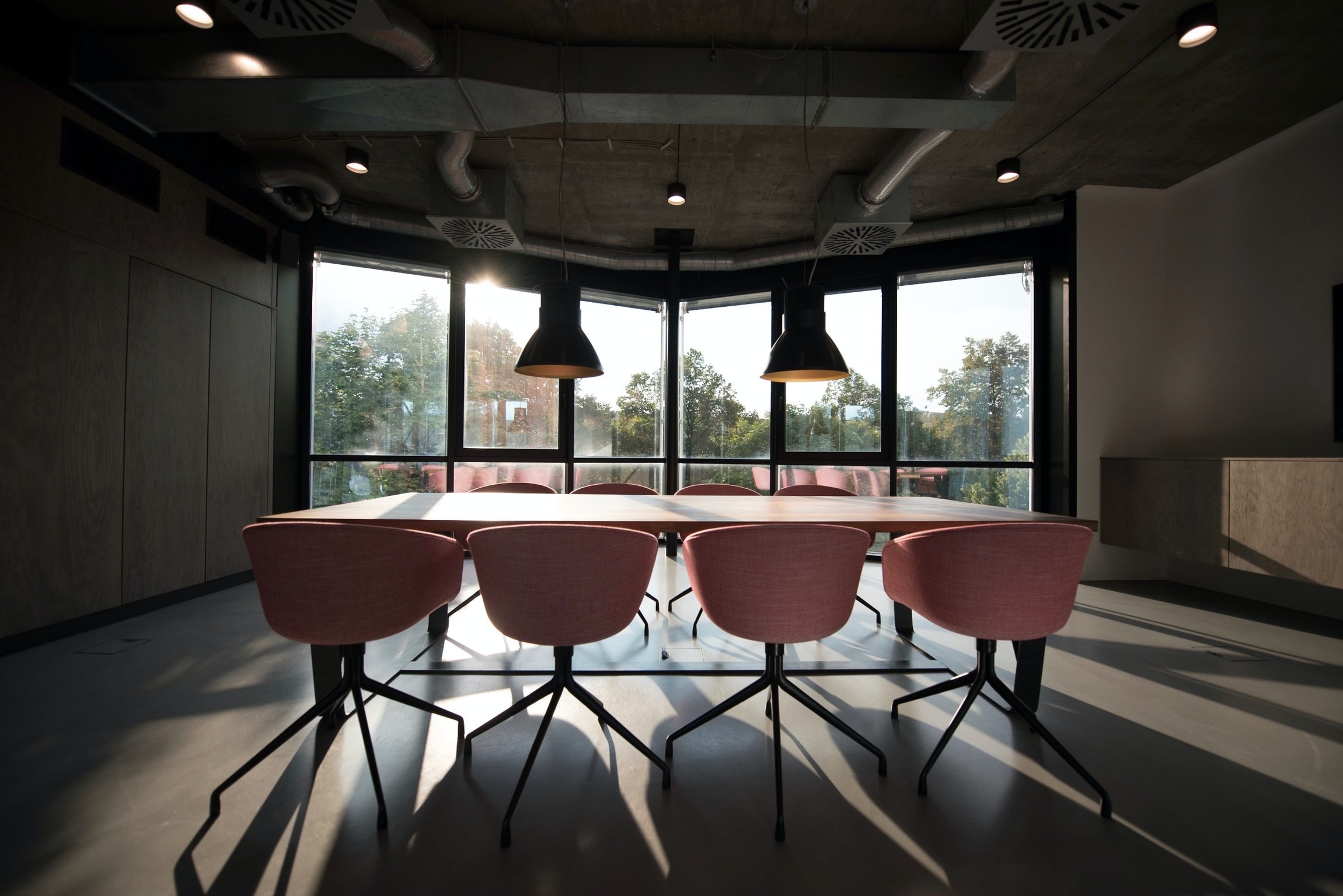 Betriebsstätte im Fokus: Warum moderne Coworking Spaces die Antwort sind