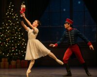 Weihnachten in Neuss mit CoWoNE Weihnachtsmarkt Münsterplatz, Quirinus, Stadthalle & Zeughaus, Weihnachtscircus. Tipps, Termine, Tickets – alles fußläufig.